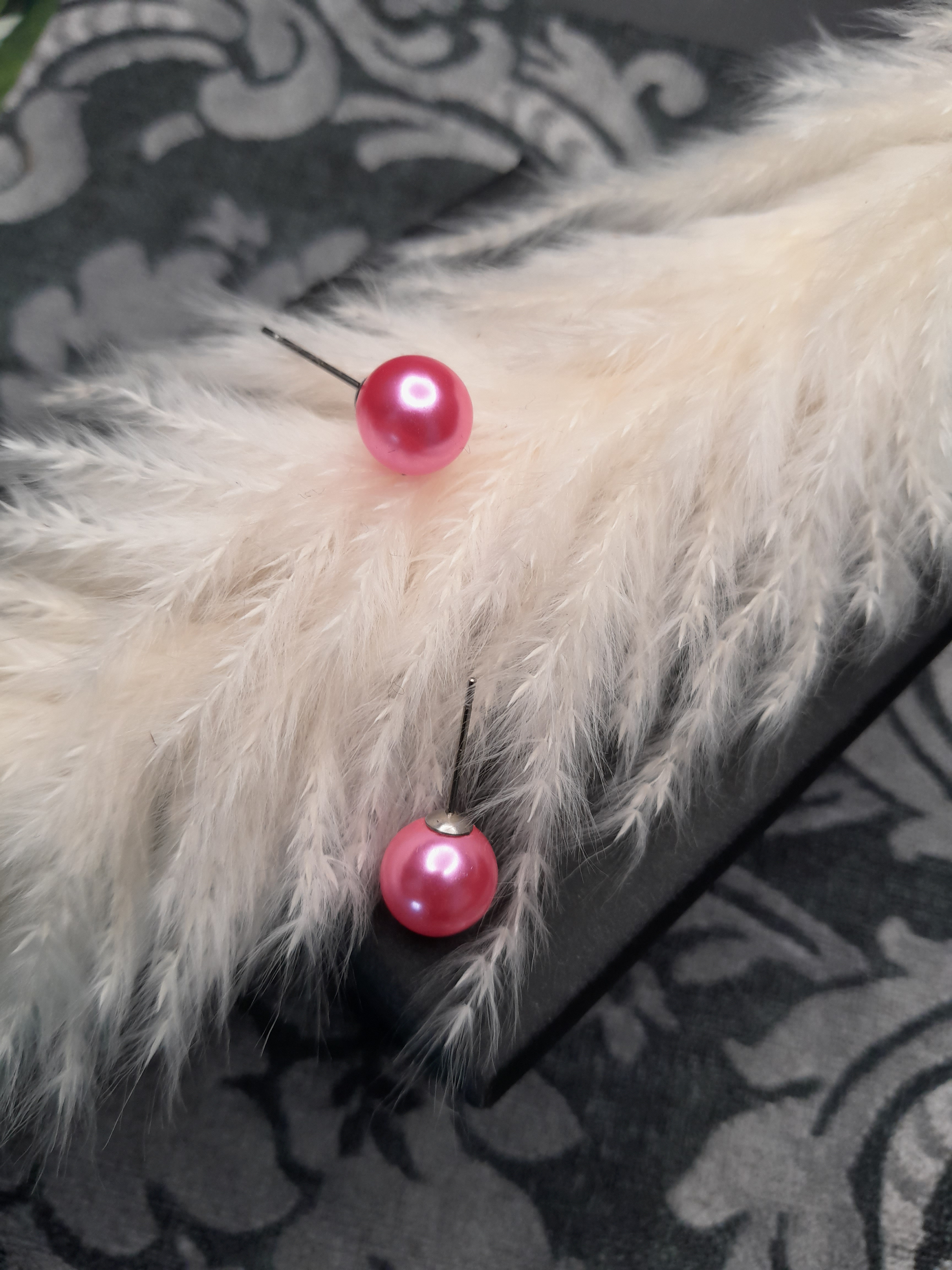 Ohrstecker mit Acrylperle in Pink Ohrstecker mit Acrylperle in Pink
