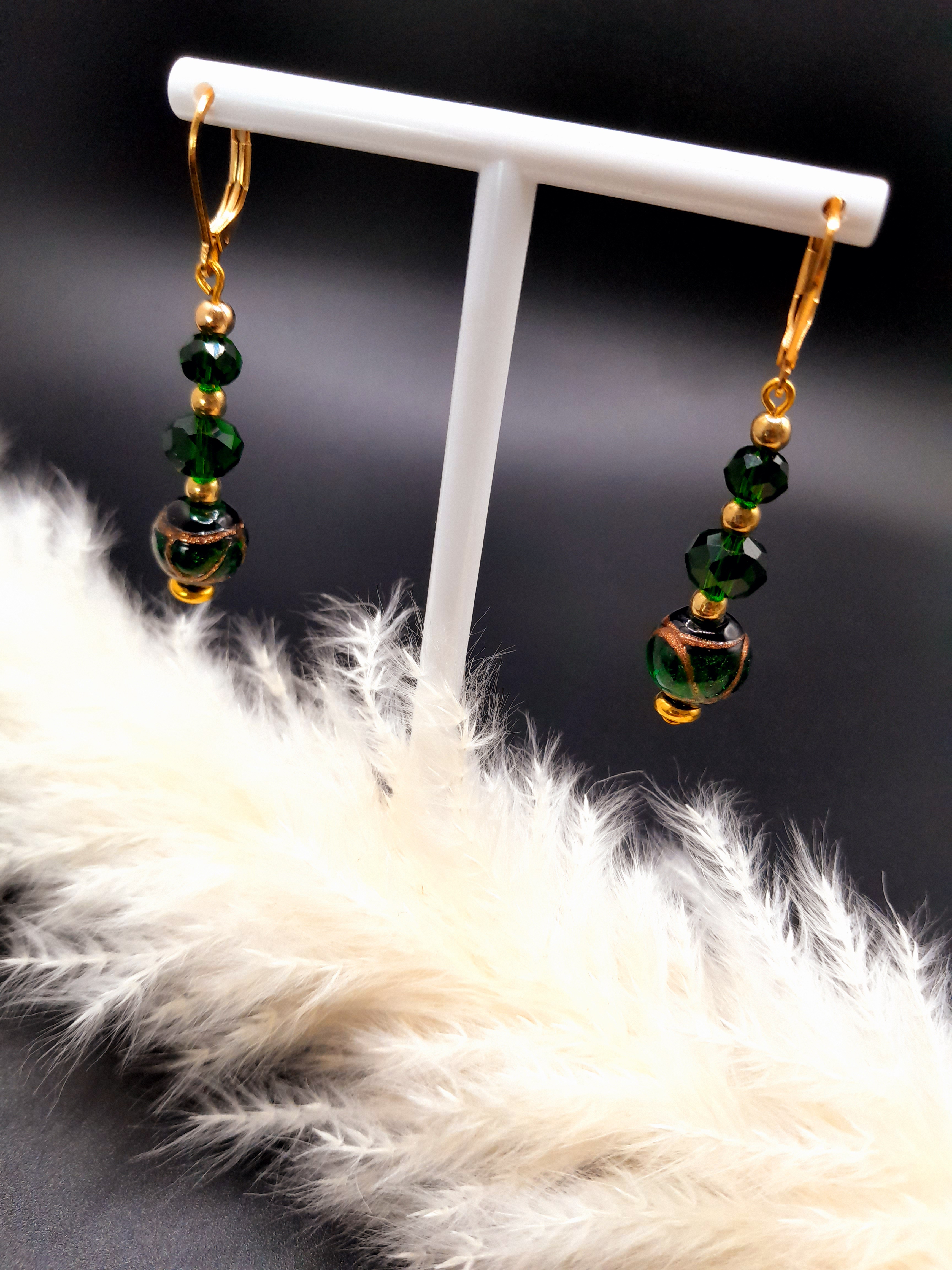 Brisuren mit facettierten Glasperlen und Glasperle mit Goldsand Brisuren mit facettierten Glasperlen und Glasperle mit Goldsand