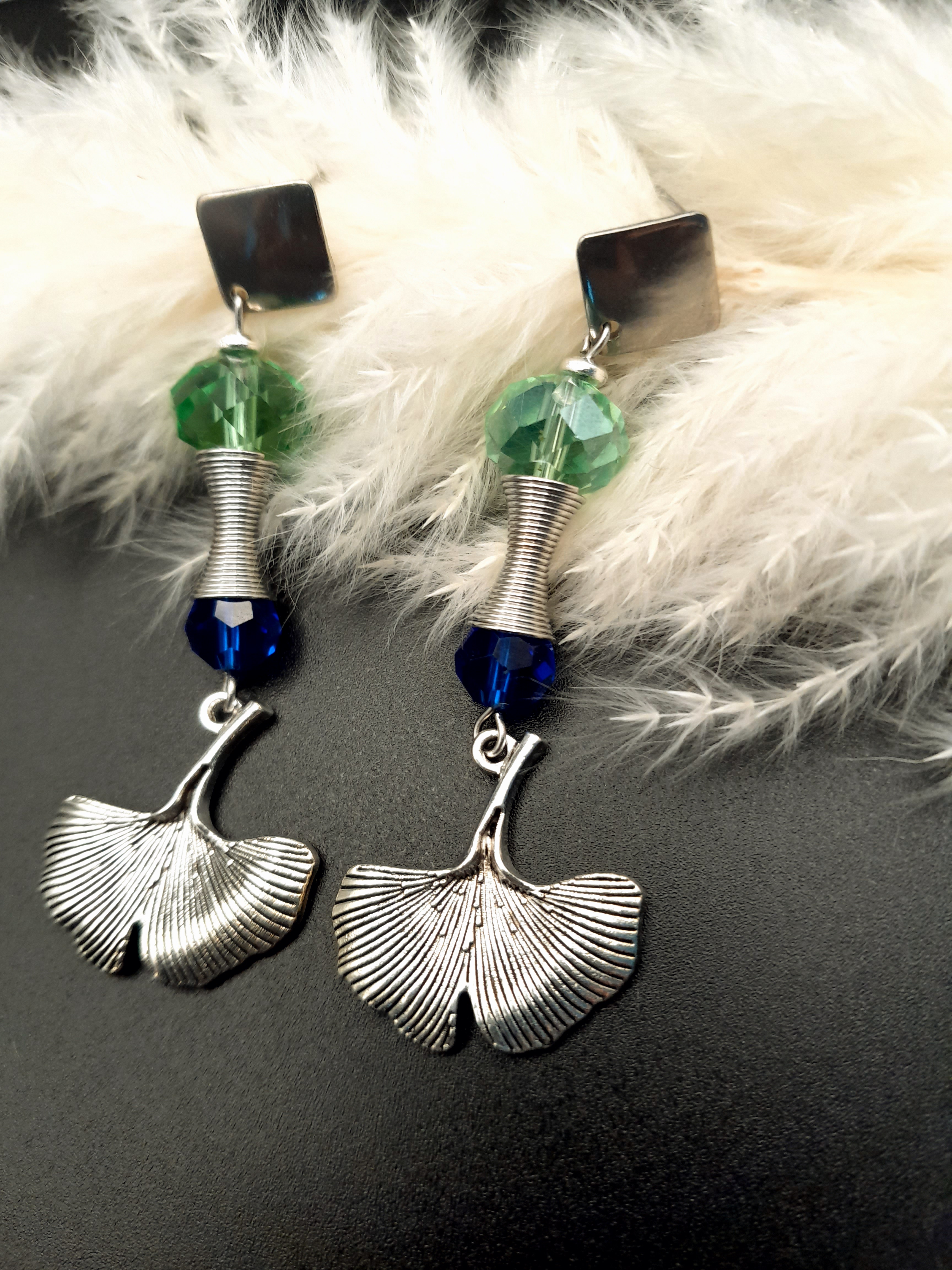 Ohrstecker mit Ginkgoblattanhänger Ohrstecker mit Ginkgoblattanhänger