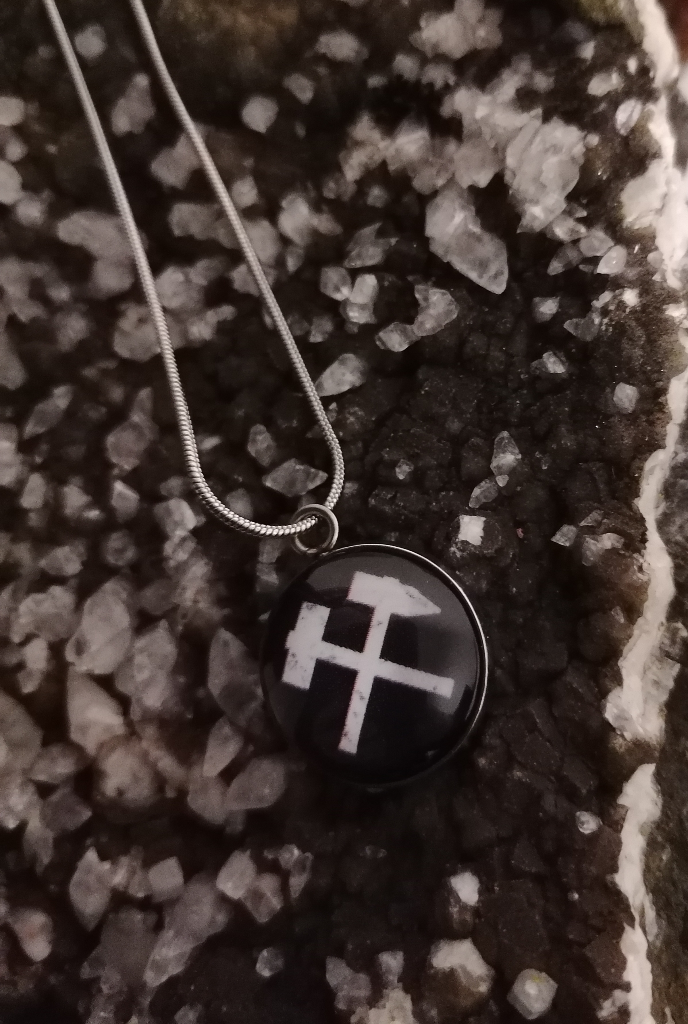 Halskette Schlägel & Eisen in schwarz/weiß