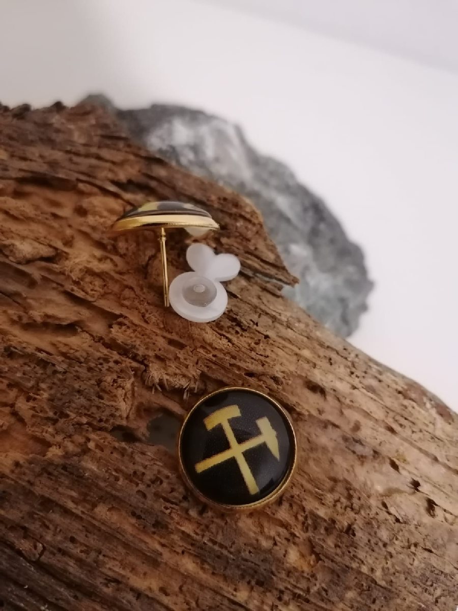 Ohrstecker Schlägel & Eisen in schwarz/gold Ohrstecker Schlägel & Eisen in schwarz/gold