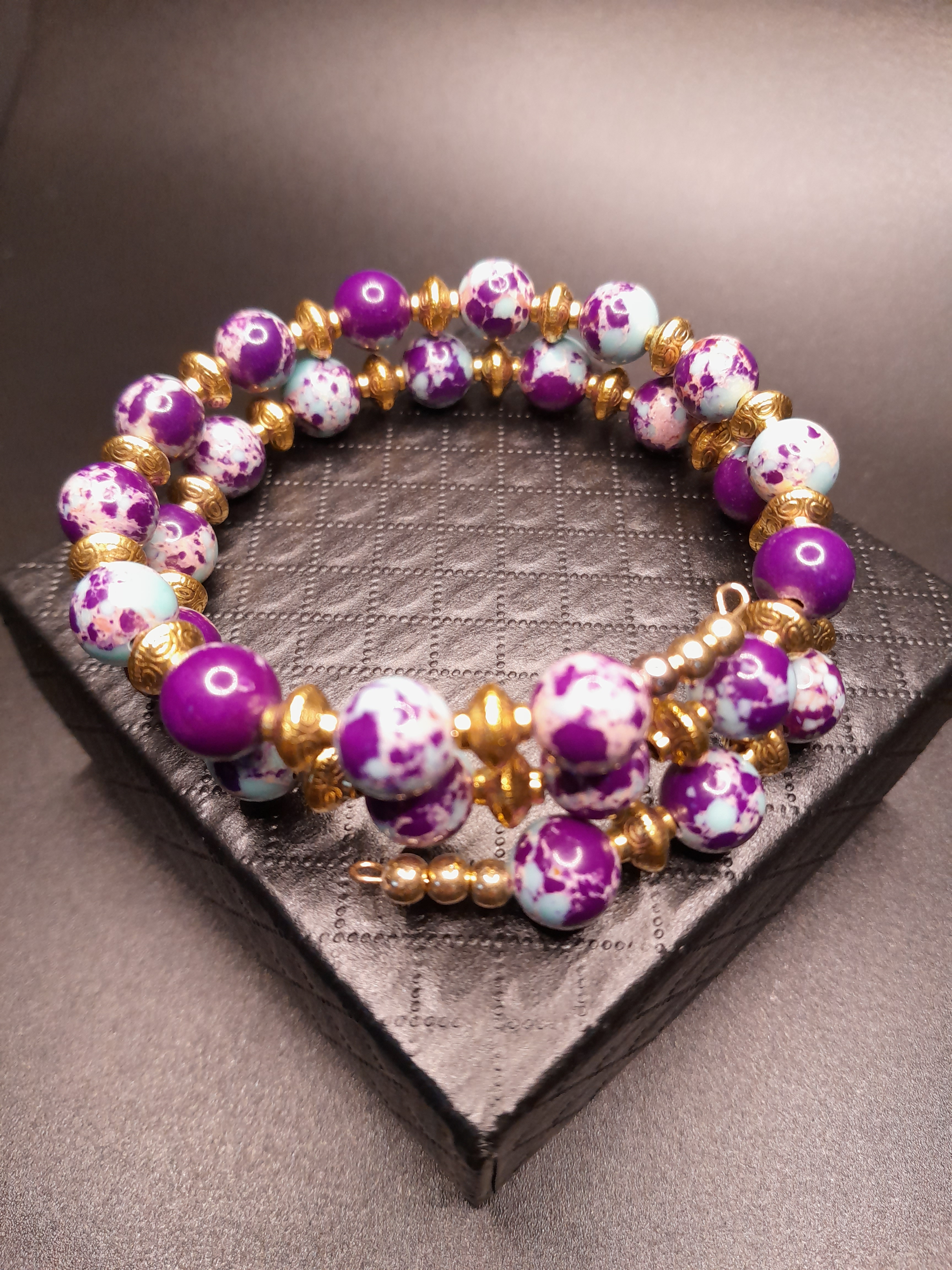 Armband mit echten Jaspisperlen Armband mit echten Jaspisperlen