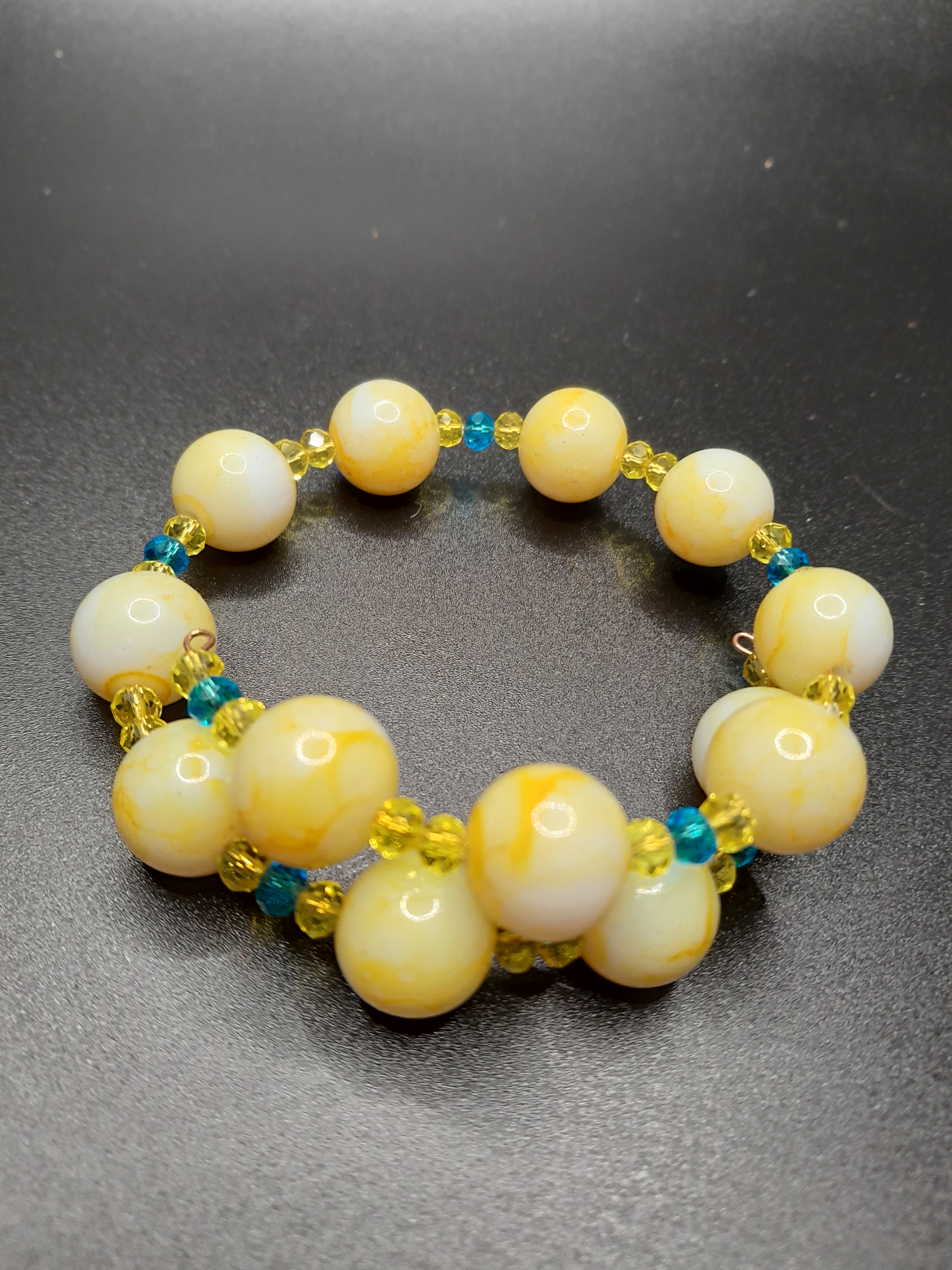 Armband mit gelben Glaskugeln Armband mit gelben Glaskugeln