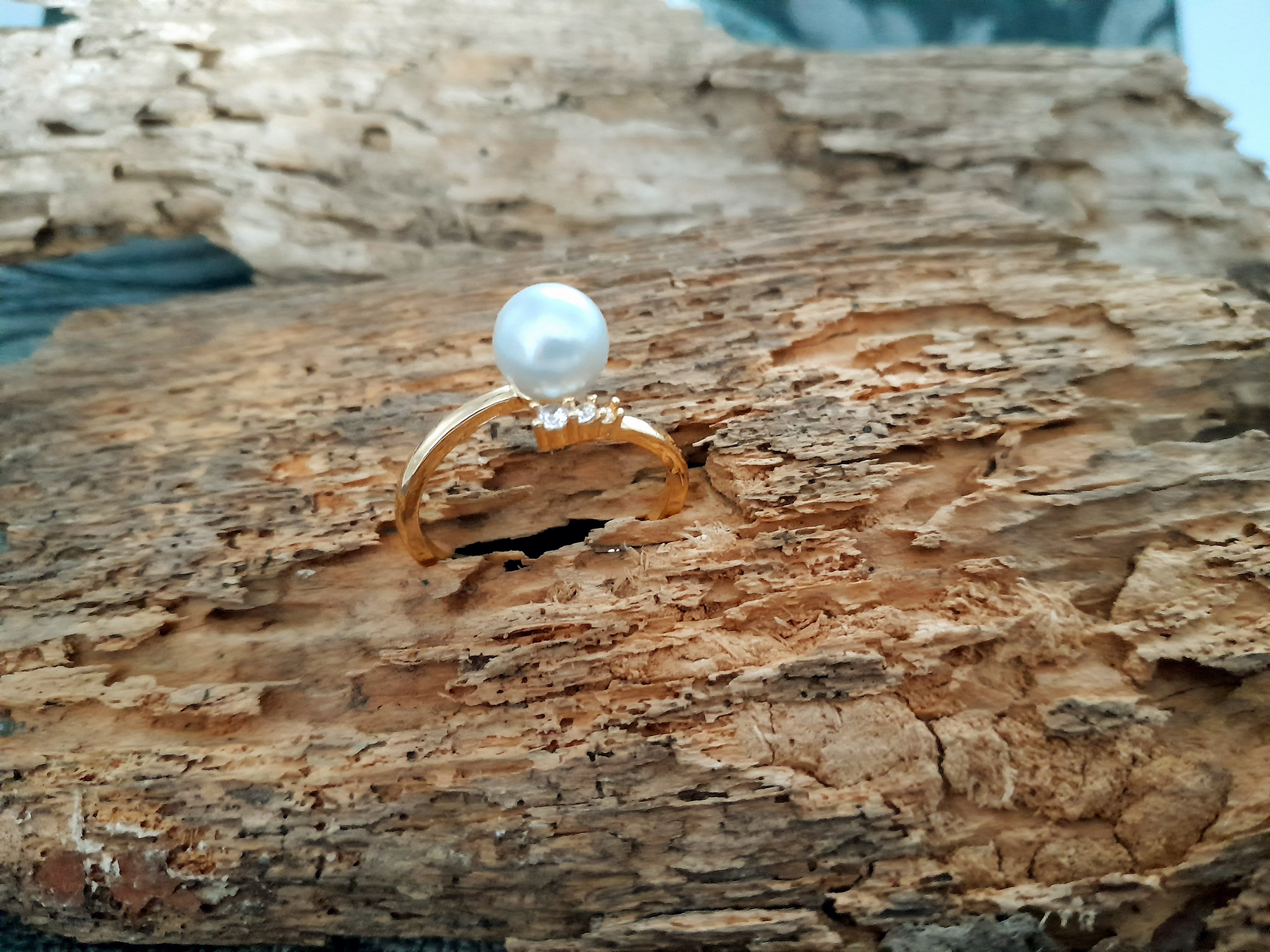 schlichter Ring mit Perle in Weiß schlichter Ring mit Perle in Weiß